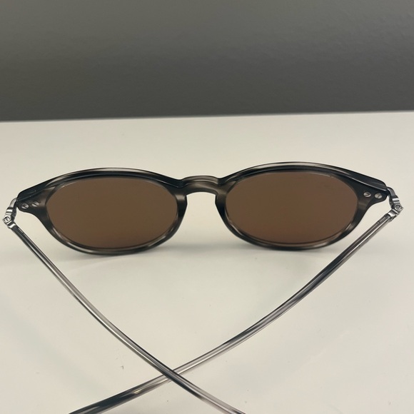 Salvatore Ferragamo SF911S Sunglasses - Picture 11 of 11